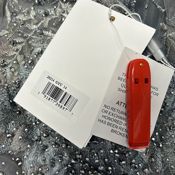 Mac Duggal 20214 Long Sleeve Beaded Appliqué Gown NWT Grey Multi - Picture 7 of 8